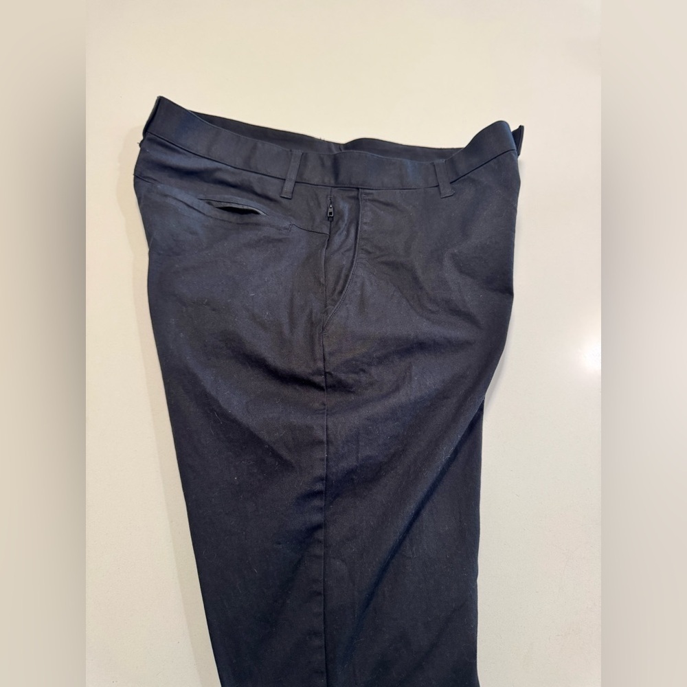 Fabletics Lightweight Pants Mens Size 33x32 Black Golf Chino Performance - Picture 3 of 10